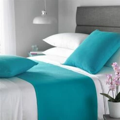 Ashley Runner -bedding shop 2127 3 Zoom