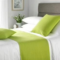 Ashley Runner -bedding shop 2127 4 Zoom