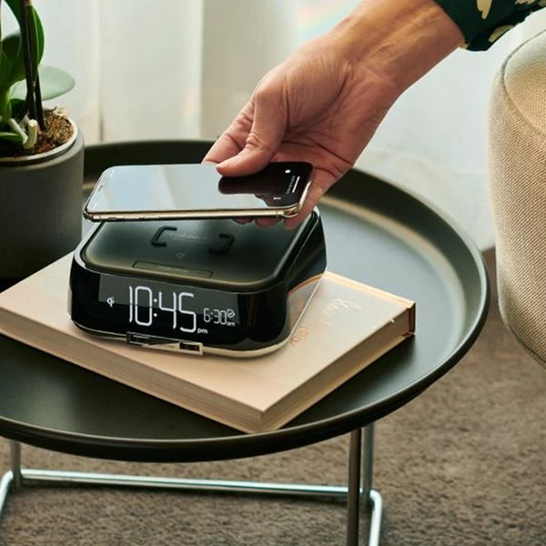 Cubie Duo Hotel Alarm Clock & Wireless Charger 2 Cubie Duo Hotel Alarm Clock & Wireless Charger - Image 2